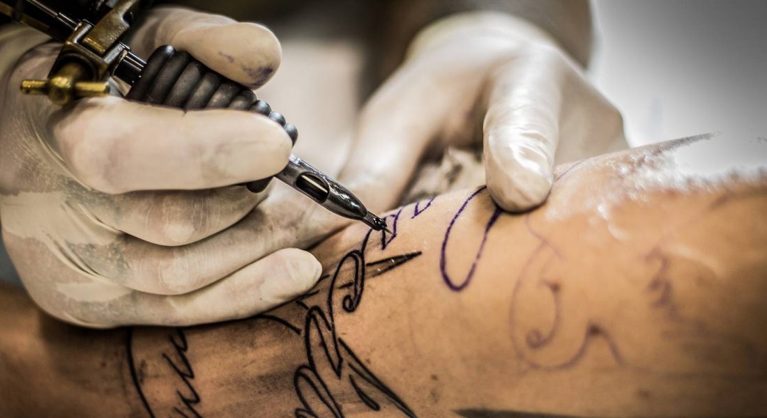 Ile kosztują tatuaże napisy?